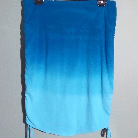 Turquoise Ombre Skirt - Picture 2 of 9